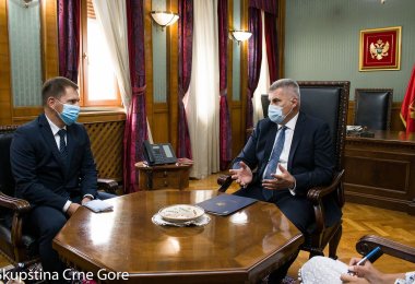 President of Parliament, Mr Brajović, talks with Ambassador of the Czech Republic, Mr Urban