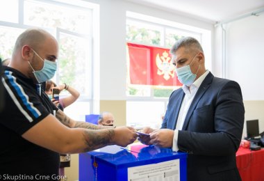 President of the Parliament votes in Danilovgrad