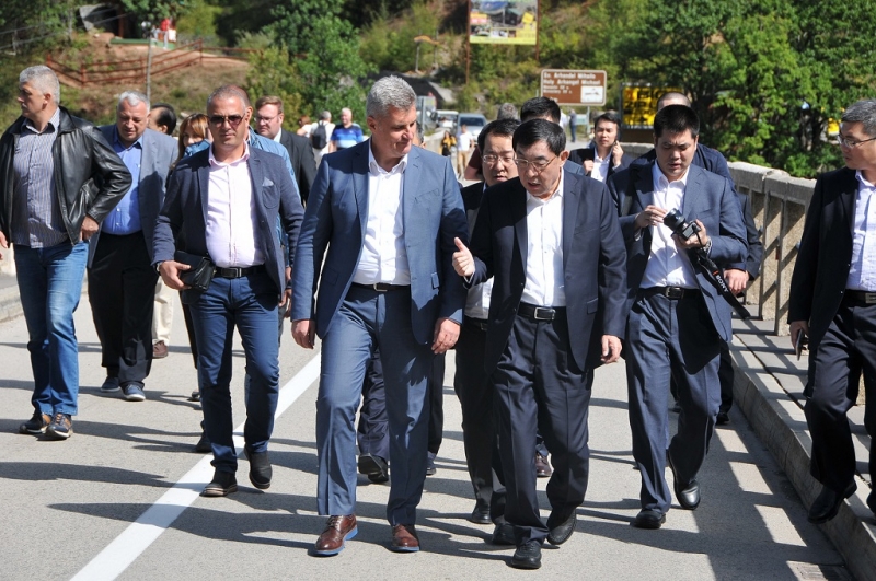 President of the Parliament and his Chinese colleague visit the works on construction of the highway