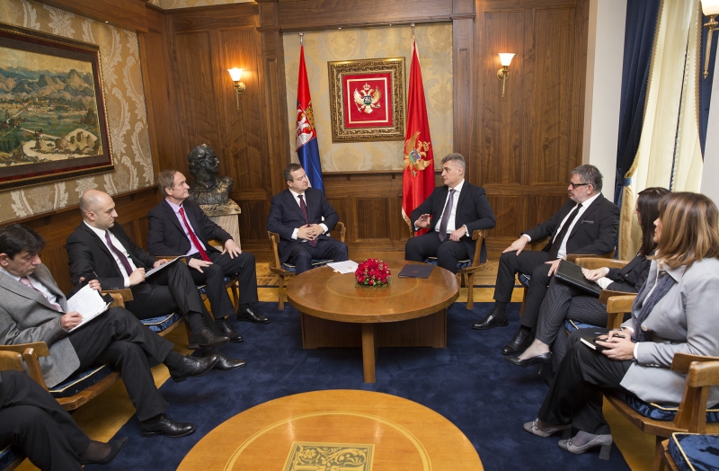 Mr Brajović and Mr Dačić discussing good cooperation between Montenegro and Serbia